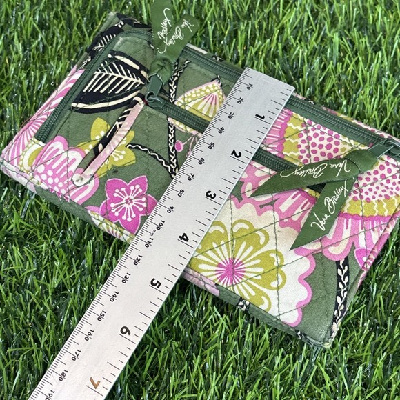 Vera Bradley Quilted Wallet Zip Organizer Green Pink Floral Cotton - Picture 10 of 10